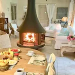 Le Relais Des Anges Bed & Breakfast Mercuès