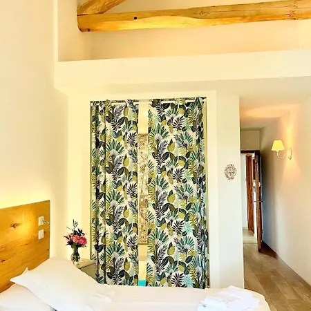 Le Relais Des Anges Bed & Breakfast 4*
