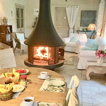 Le Relais Des Anges Bed & Breakfast Mercues