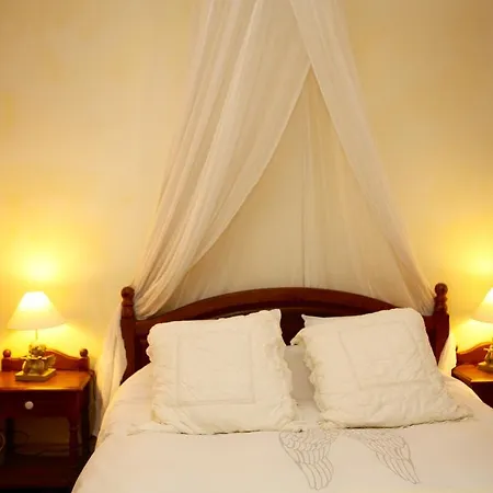 Le Relais Des Anges Bed & Breakfast Mercues