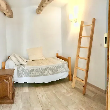 Le Relais Des Anges Bed and Breakfast 4*